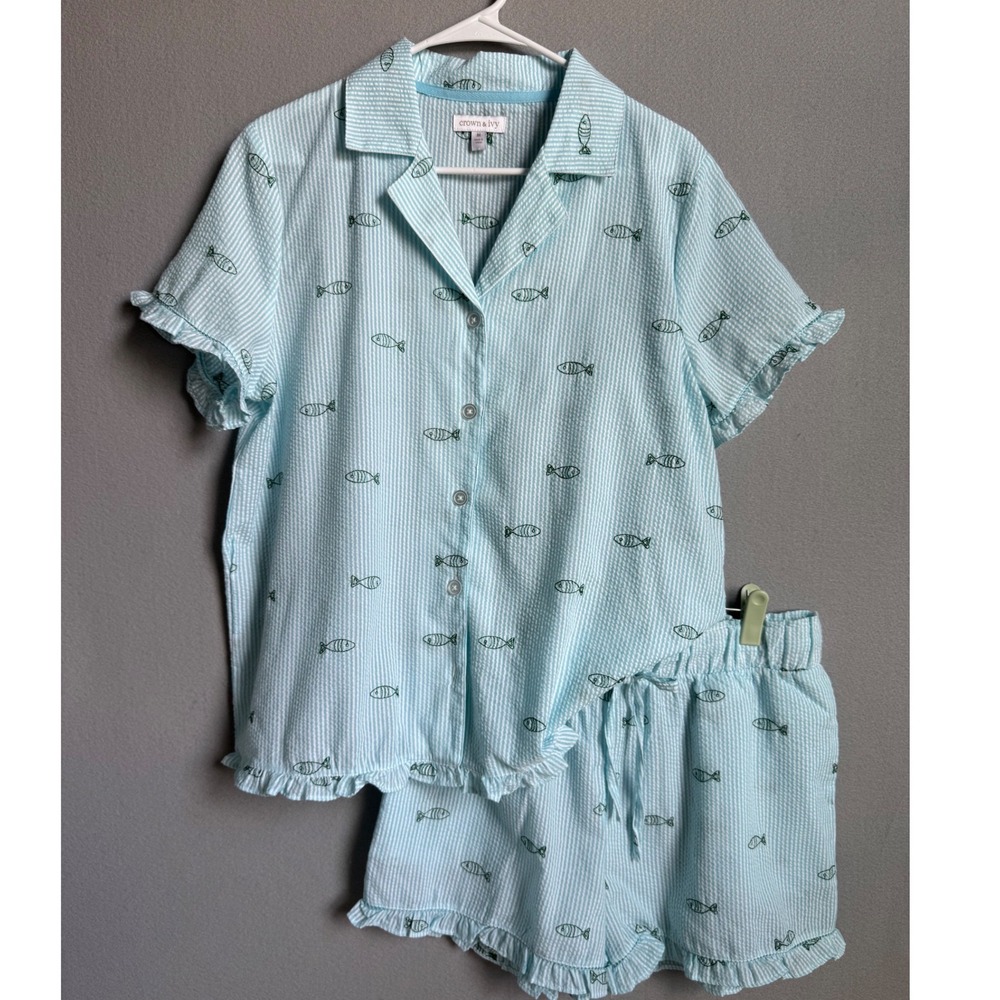 Crown & Ivy Pajama Set Womens M Blue Seersucker Fish Ruffle Short Sleeve Shorts